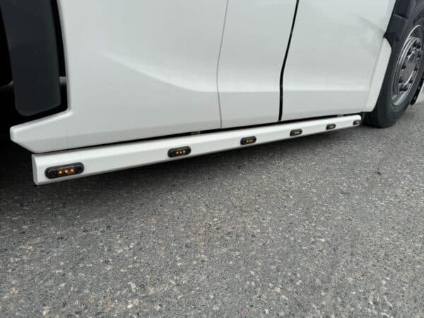 Lyslist for sideskjørt Scania NextGen