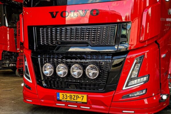 Turbo Truckparts Volvo FH Aero toppgrill - Bilde 2